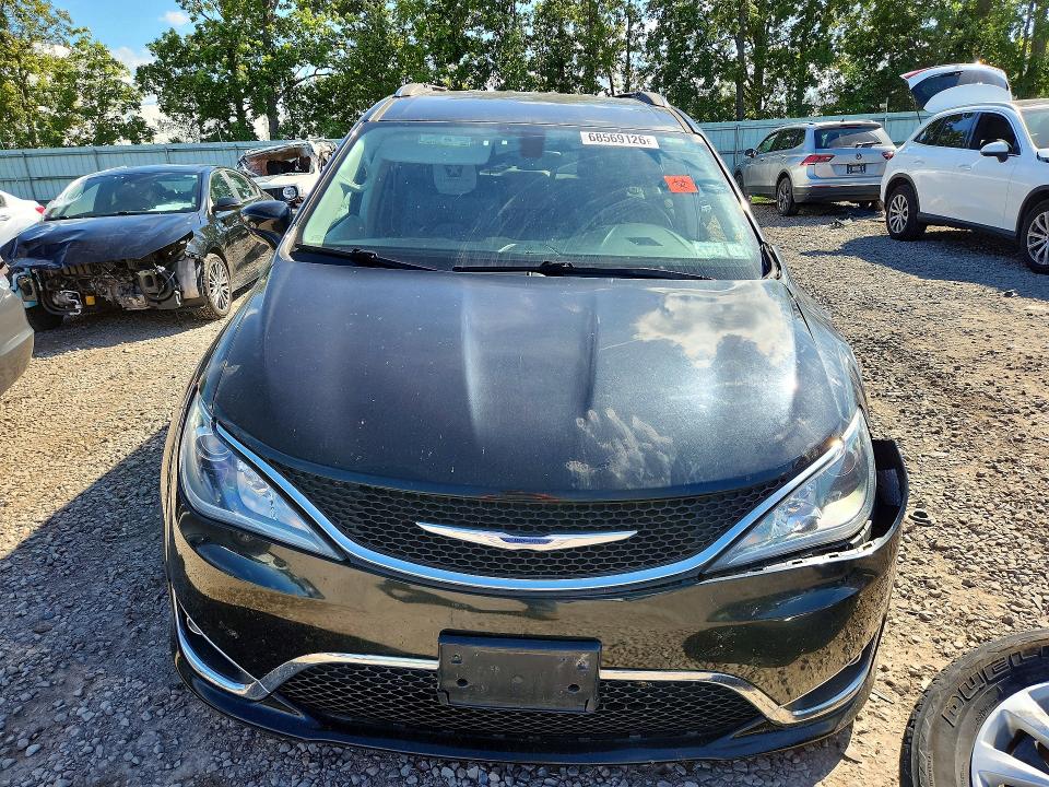 68569126 :رقم المزاد ، 2C4RC1BG5JR152152 vin ، 2018 Chrysler Pacifica مزاد بيع