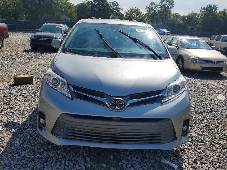 2018 Toyota Sienna მანქანა იყიდება აუქციონზე, vin: 5TDYZ3DC9JS931786, აუქციონის ნომერი: 69396676