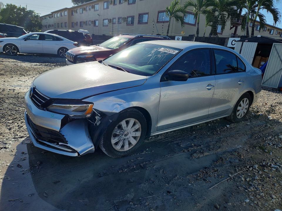 70533226 :رقم المزاد ، 3VW267AJ5GM313492 vin ، 2016 Volkswagen Jetta مزاد بيع