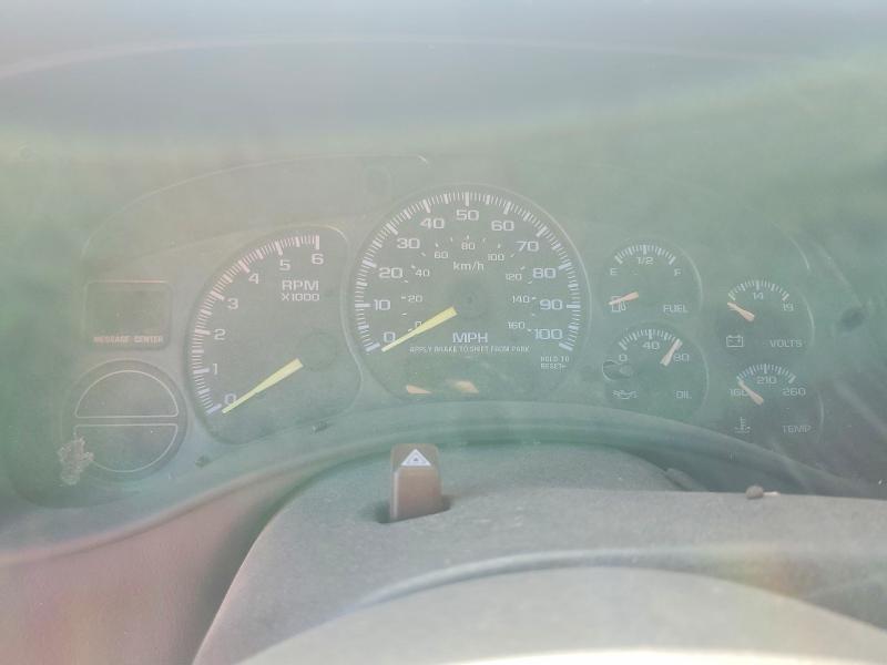 70494746 :رقم المزاد ، 3GNFK16T9YG123452 vin ، 2000 Chevrolet Suburban مزاد بيع