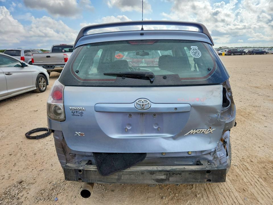 70531126 :رقم المزاد ، 2T1KR32E65C349296 vin ، 2005 Toyota Matrix مزاد بيع