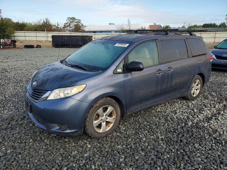 Продажа на аукционе авто 2013 Toyota Sienna, vin: 5TDKK3DC5DS380853, номер лота: 70599846