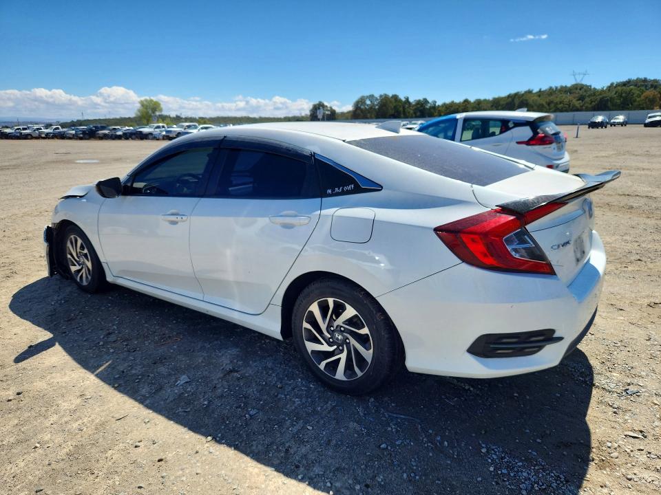 67911596 :رقم المزاد ، 19XFC2F73JE202910 vin ، 2018 Honda Civic مزاد بيع