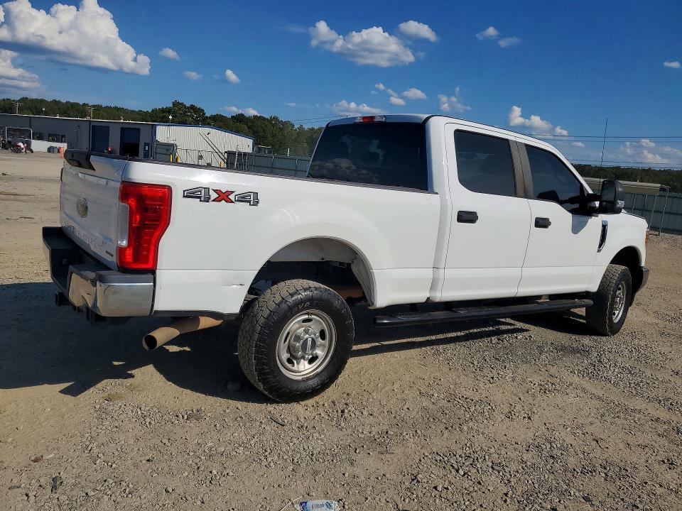 70042796 :رقم المزاد ، 1FT7W2B69HEC00318 vin ، 2017 Ford F250 مزاد بيع