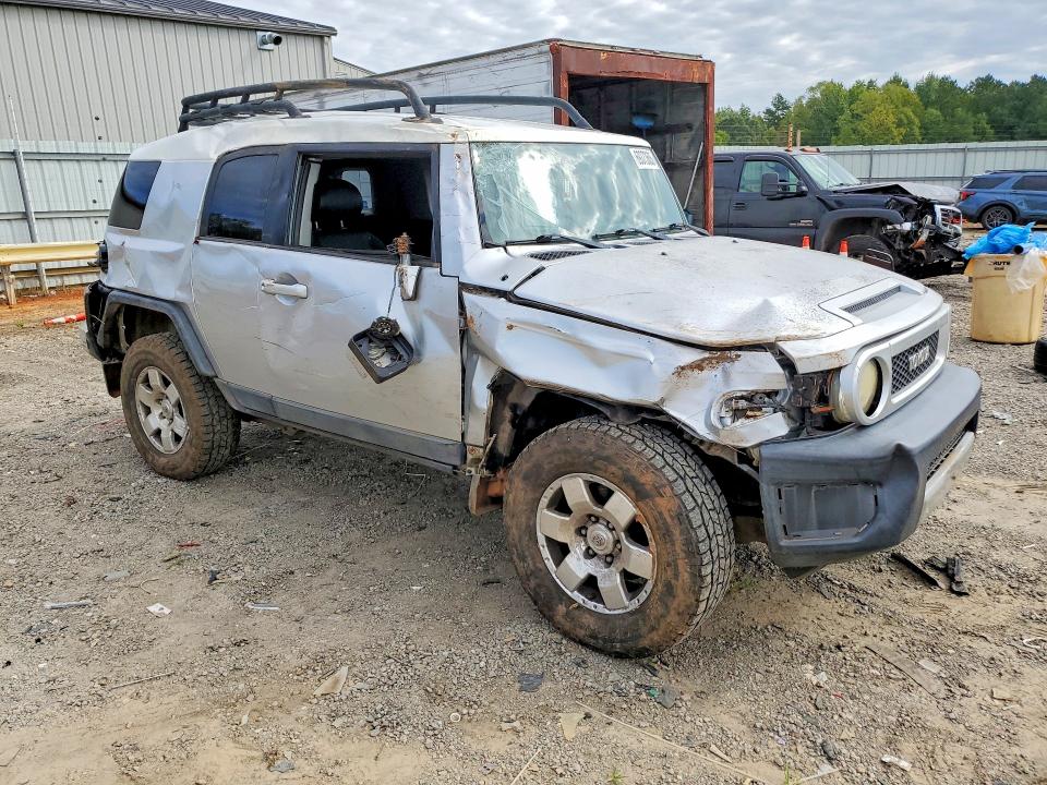 69373606 :رقم المزاد ، JTEBU11F970036104 vin ، 2007 Toyota Fj Cruiser مزاد بيع