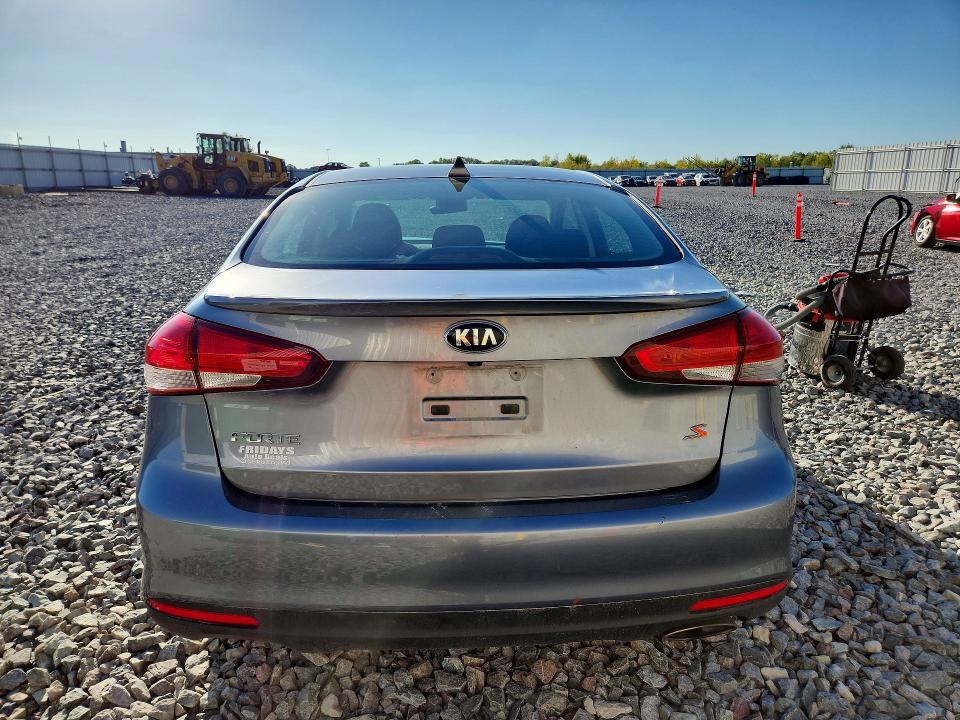 2018 Kia Forte მანქანა იყიდება აუქციონზე, vin: 3KPFL4A71JE164113, აუქციონის ნომერი: 70467456