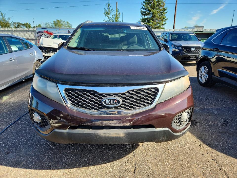 2011 Kia Sorento მანქანა იყიდება აუქციონზე, vin: 5XYKTDA20BG159556, აუქციონის ნომერი: 70291646
