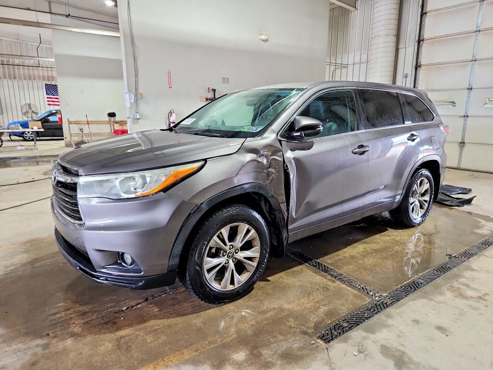 Auction sale of the 2016 Toyota Highlander, vin: 5TDBKRFH1GS354170, lot number: 70514926