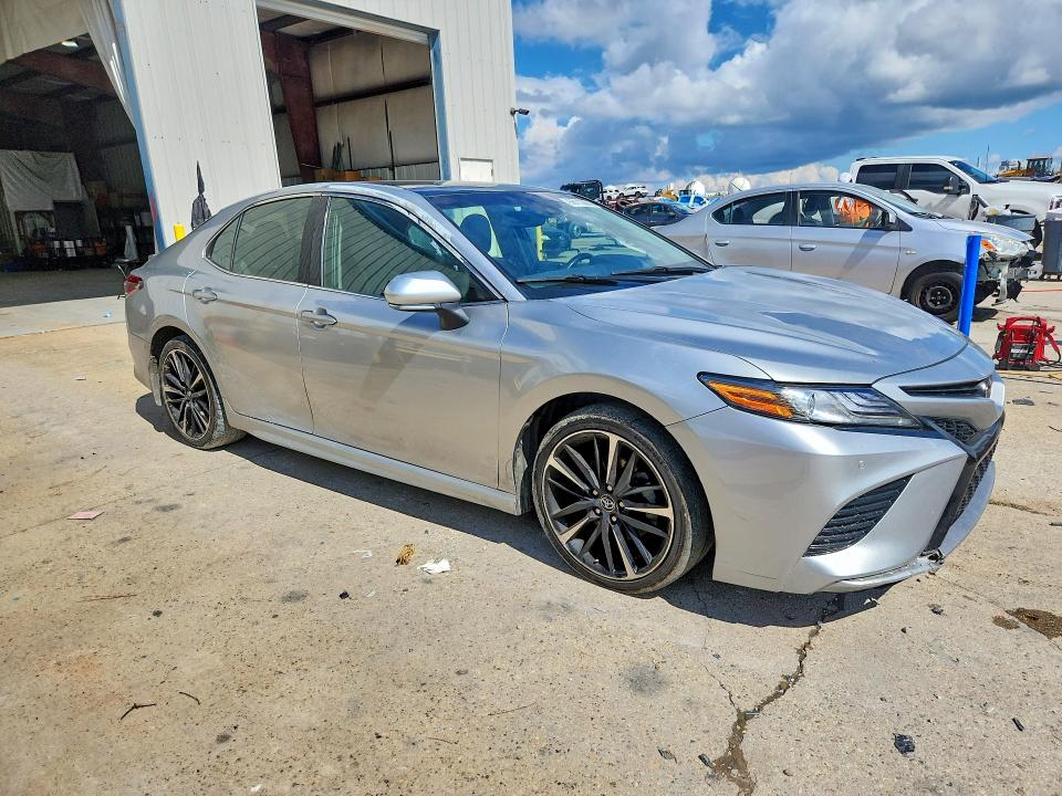 Aukcja sprzedaży 2018 Toyota Camry, vin: 4T1B61HK2JU106863, numer aukcji: 68113366