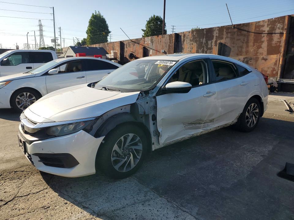 2016 Honda Civic მანქანა იყიდება აუქციონზე, vin: 19XFC2F72GE217388, აუქციონის ნომერი: 70068076