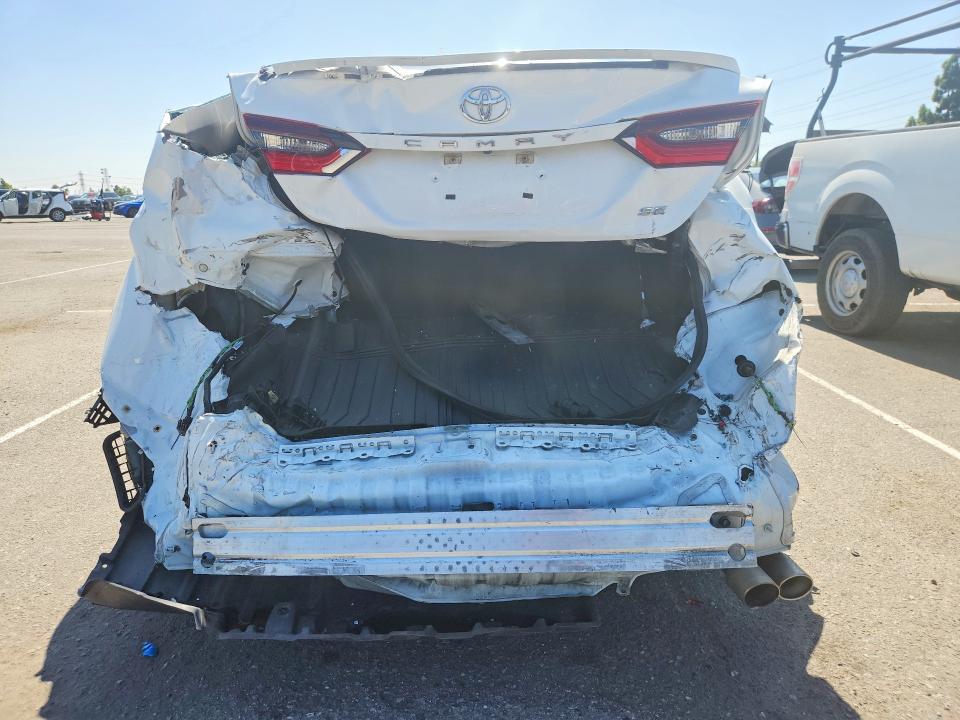 69058306 :رقم المزاد ، 4T1G11AK3MU521600 vin ، 2021 Toyota Camry مزاد بيع