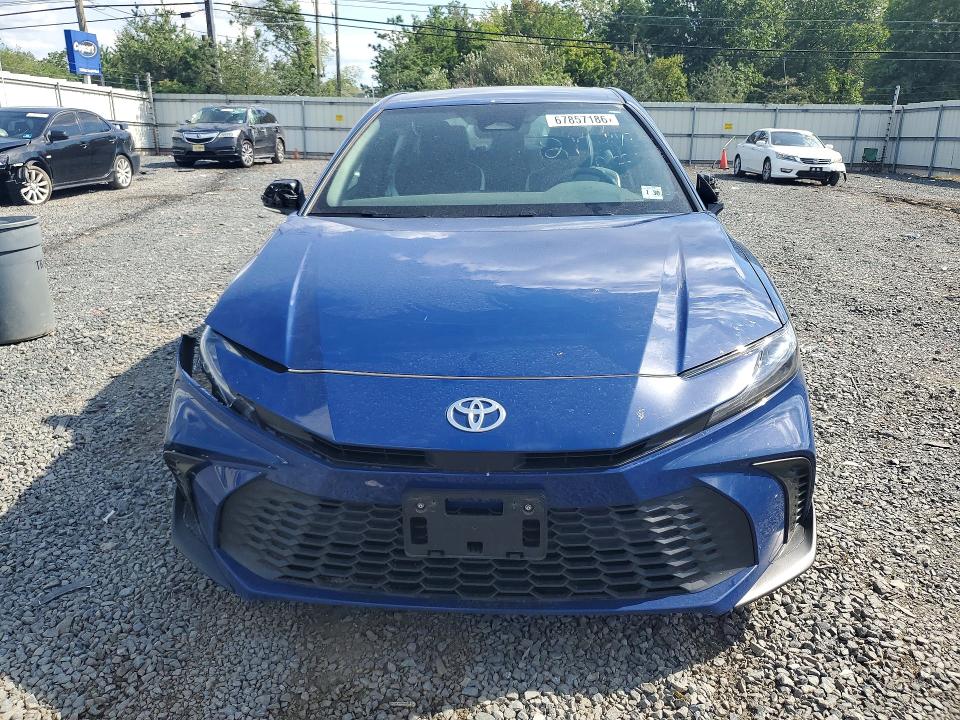 67857186 :رقم المزاد ، 4T1DBADKXSU033706 vin ، 2025 Toyota Camry مزاد بيع