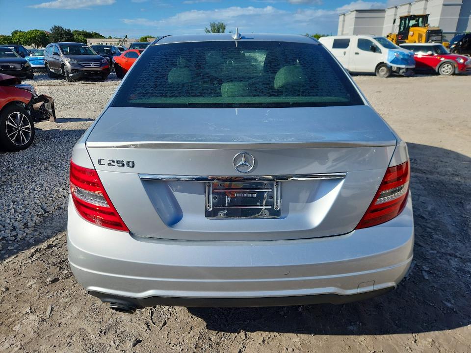 2013 Mercedes-benz C მანქანა იყიდება აუქციონზე, vin: WDDGF4HBXDG094224, აუქციონის ნომერი: 70533686