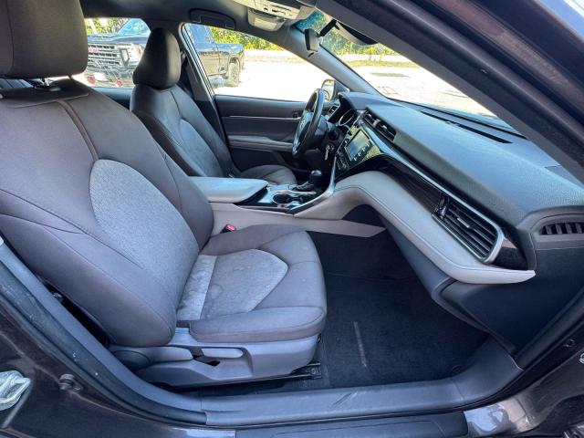 70513206 :رقم المزاد ، 4T1B11HK0KU808910 vin ، 2019 Toyota Camry مزاد بيع