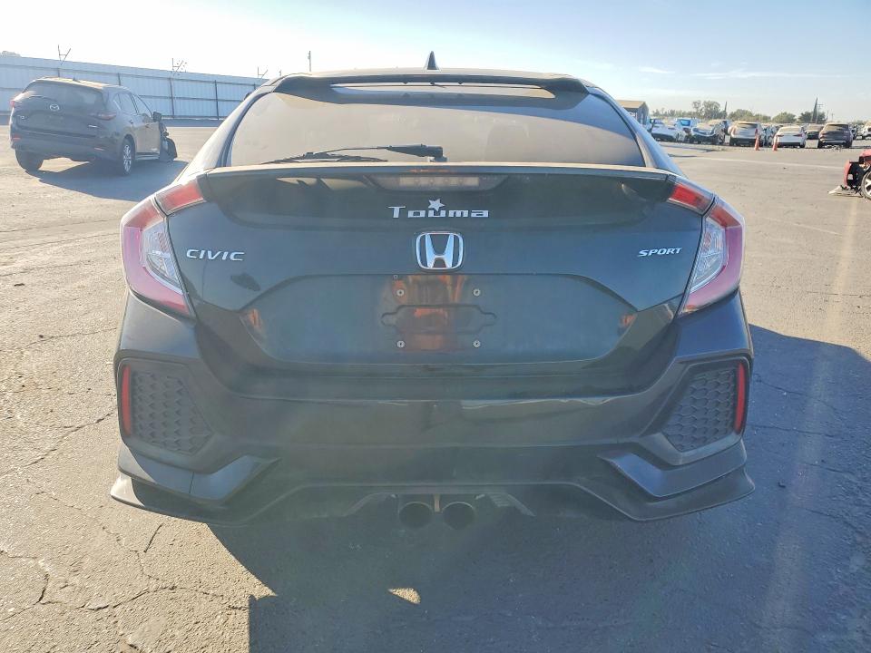 68057146 :رقم المزاد ، SHHFK7G49JU226366 vin ، 2018 Honda Civic مزاد بيع