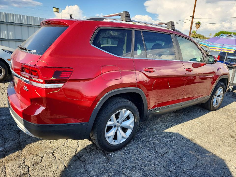 Продажа на аукционе авто 2018 Volkswagen Atlas, vin: 1V2LR2CA5JC576393, номер лота: 70561756