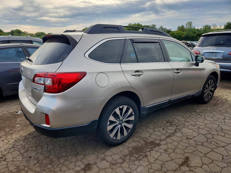 68136296 :رقم المزاد ، 4S4BSANC8F3300013 vin ، 2015 Subaru Outback مزاد بيع