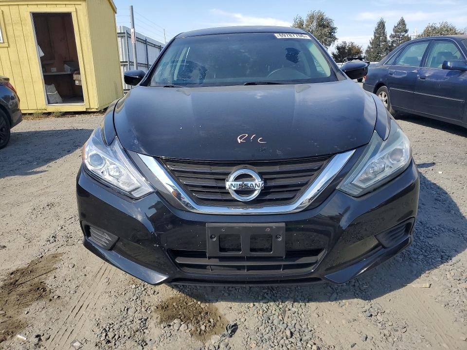 69787706 :رقم المزاد ، 1N4AL3AP0JC180126 vin ، 2018 Nissan Altima مزاد بيع