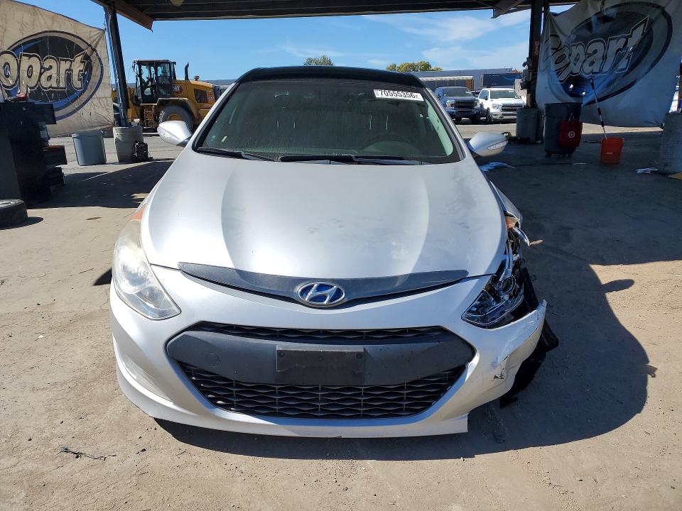 Продаж на аукціоні авто 2015 Hyundai Sonata Hybrid, vin: KMHEC4A4XFA123972, номер лоту: 70555356