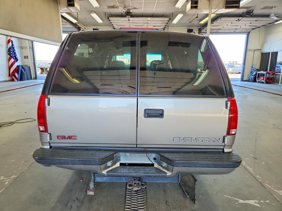 Продажа на аукционе авто 1999 Gmc Suburban, vin: 3GKGK26J5XG527661, номер лота: 70229776