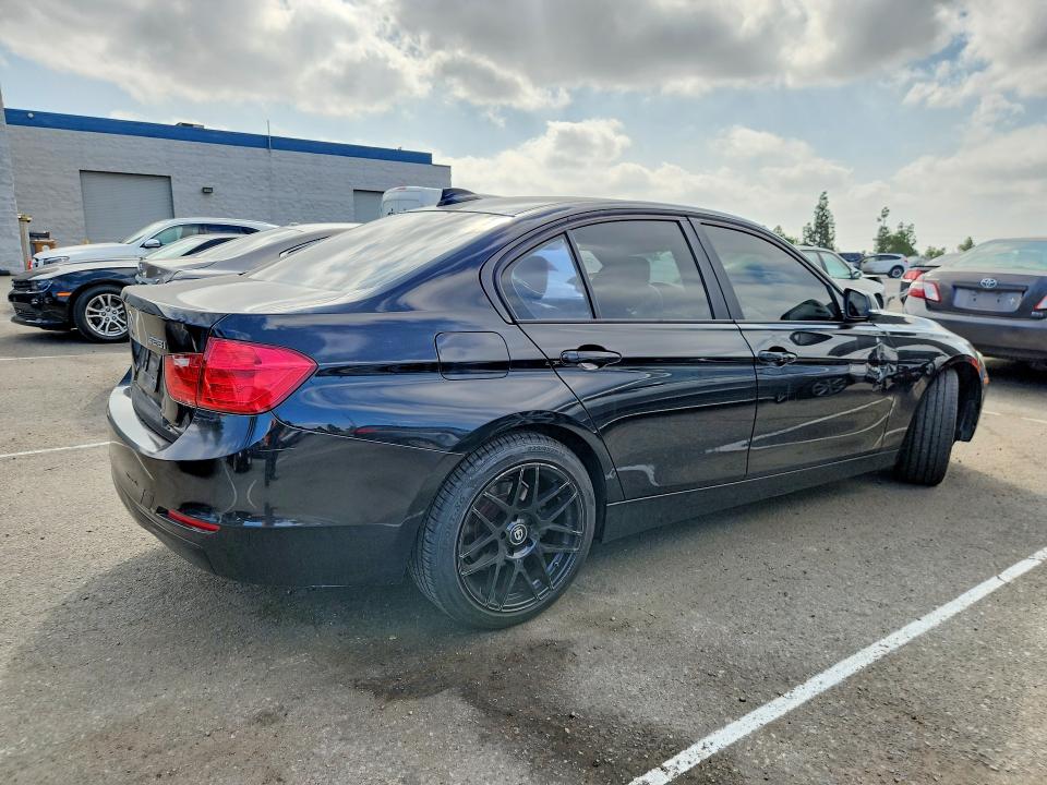 68921636 :رقم المزاد ، WBA3C1C59DF436167 vin ، 2013 Bmw 328 مزاد بيع