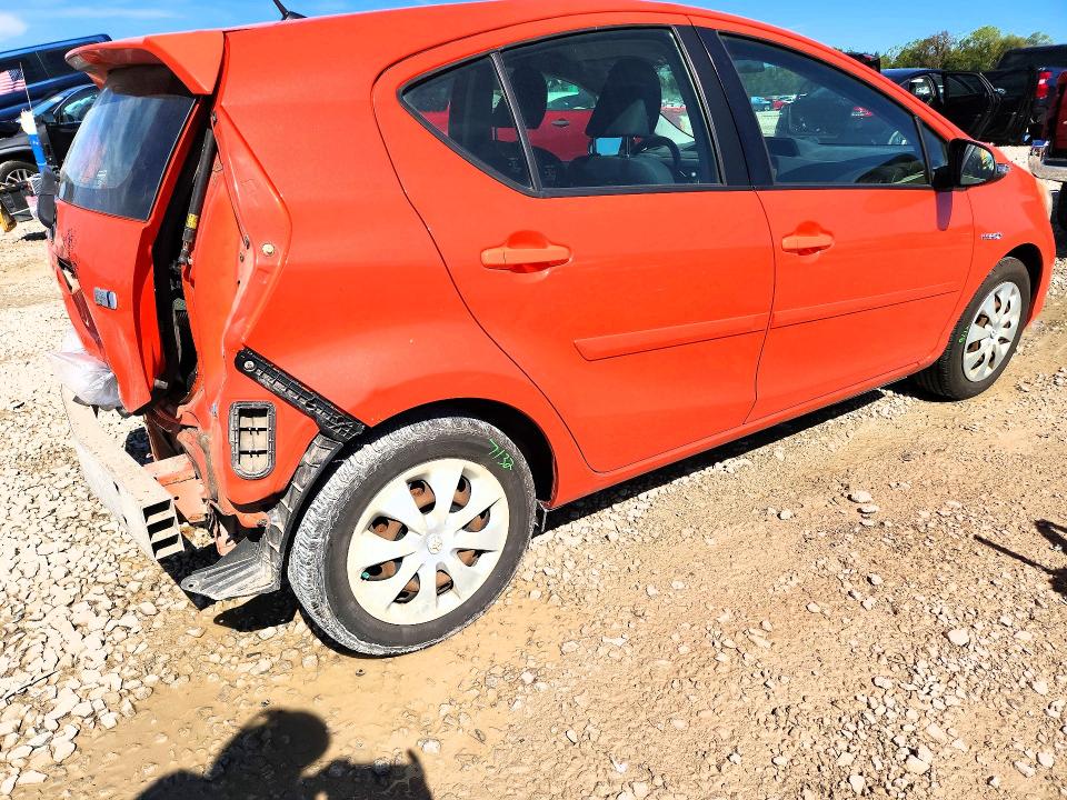 Продаж на аукціоні авто 2013 Toyota Prius C, vin: JTDKDTB39D1041636, номер лоту: 70438086