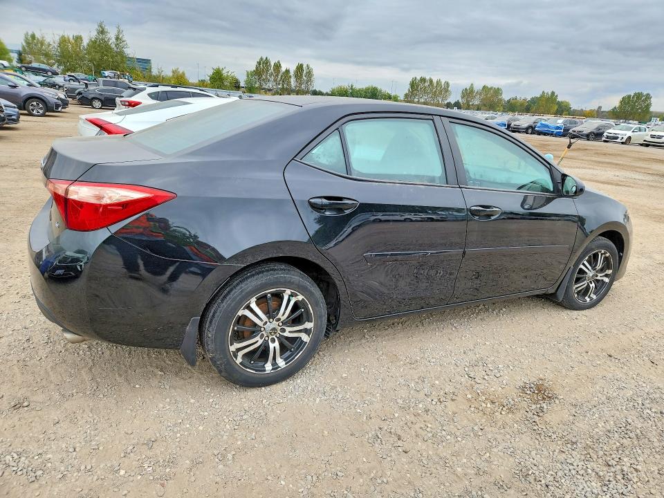 Auction sale of the 2018 Toyota Corolla, vin: 2T1BURHE3JC005833, lot number: 70865156
