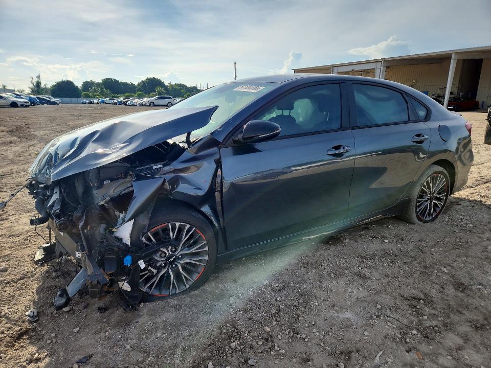 67184766 :رقم المزاد ، 3KPF54AD0PE638786 vin ، 2023 Kia Forte مزاد بيع