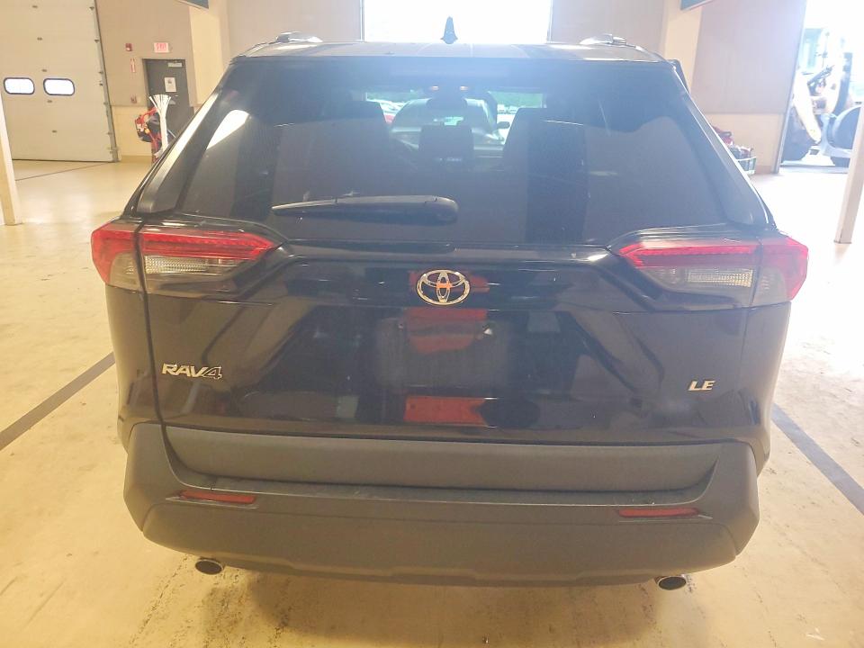 Продаж на аукціоні авто 2021 Toyota Rav4, vin: 2T3H1RFV9MW149340, номер лоту: 70033346