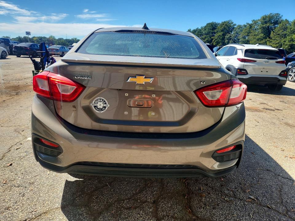 2018 Chevrolet Cruze მანქანა იყიდება აუქციონზე, vin: 1G1BE5SM0J7241999, აუქციონის ნომერი: 69385536