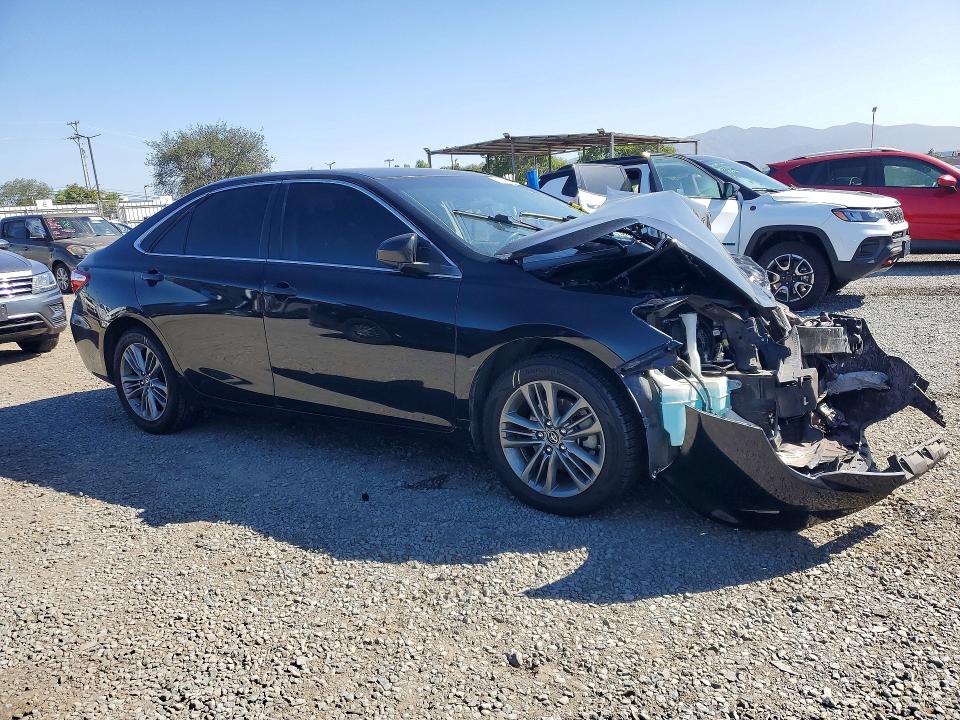 70858256 :رقم المزاد ، 4T1BF1FK7HU353941 vin ، 2017 Toyota Camry مزاد بيع
