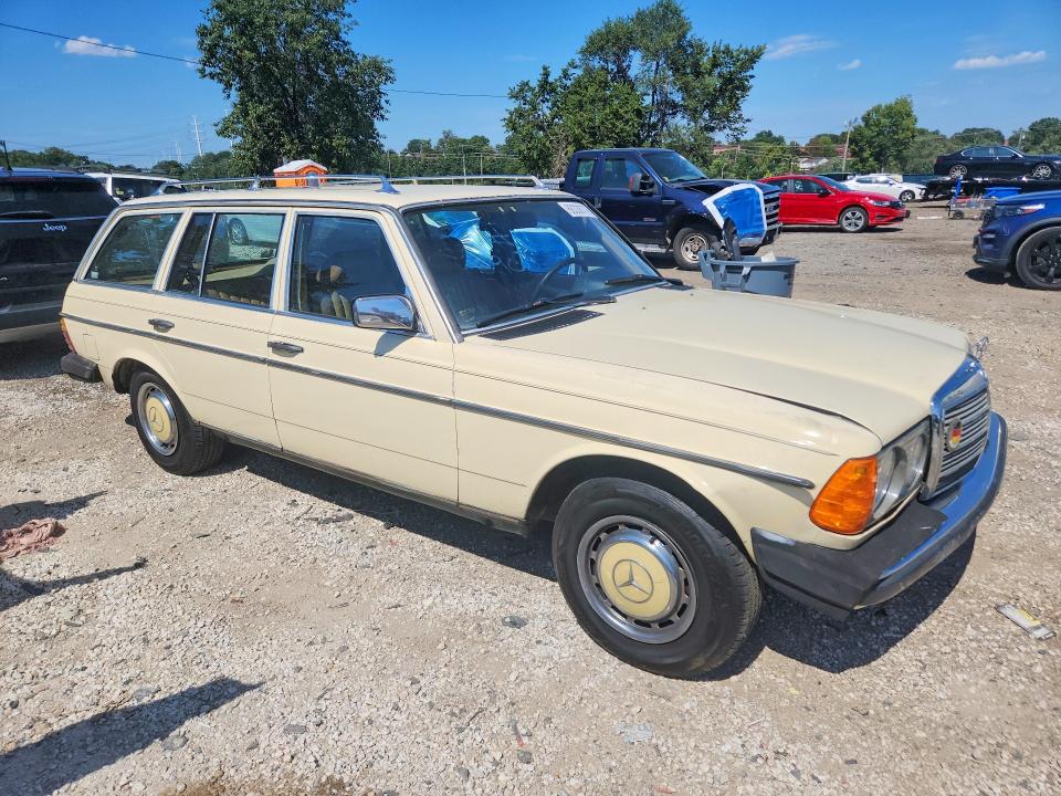68338776 :رقم المزاد ، WDBAB93C9FF031146 vin ، 1985 Mercedes-benz 300 مزاد بيع