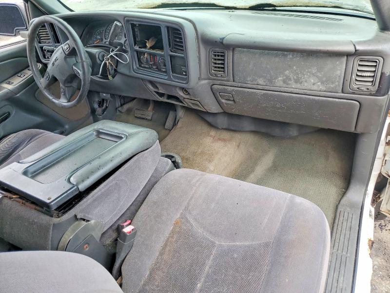 69161896 :رقم المزاد ، 1GTHC29U04E138271 vin ، 2004 Gmc Sierra مزاد بيع