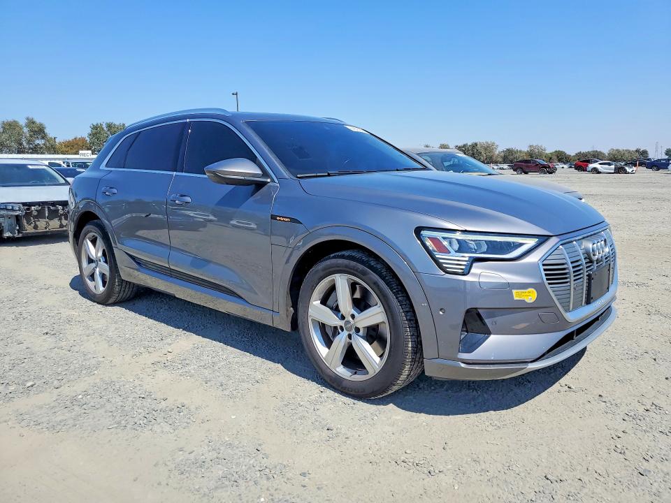 Aukcja sprzedaży 2019 Audi E-tron, vin: WA1LABGE5KB013108, numer aukcji: 68828086