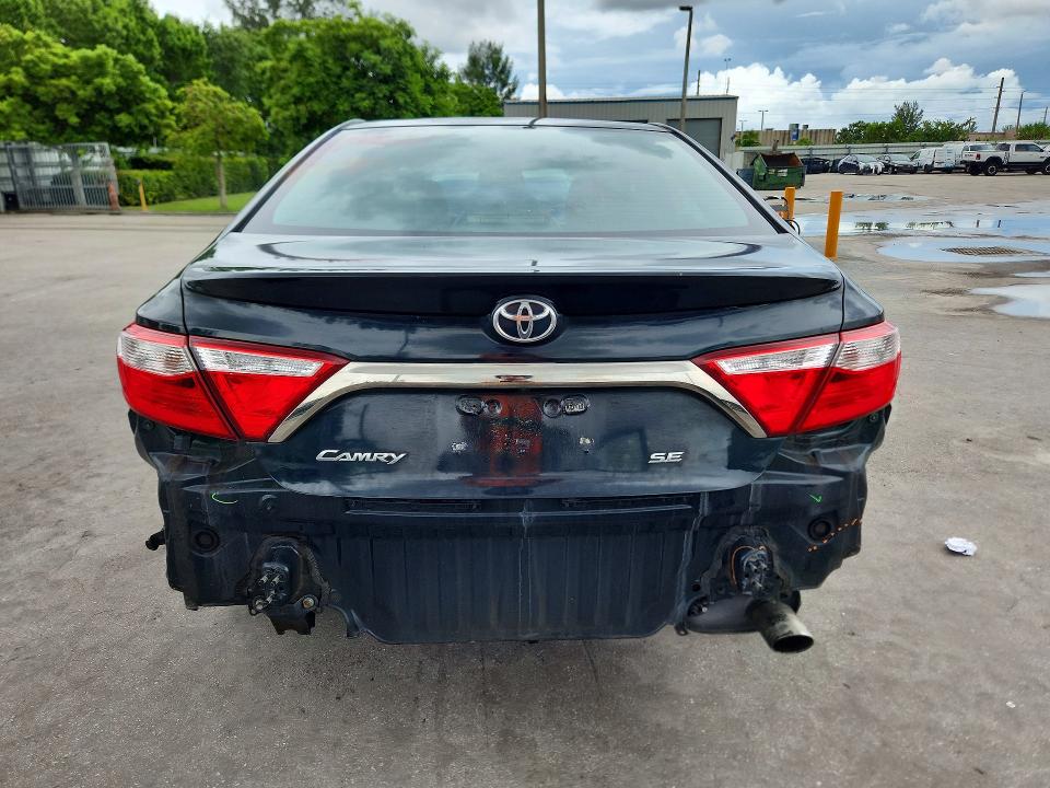 70127706 :رقم المزاد ، 4T1BF1FK0HU342635 vin ، 2017 Toyota Camry مزاد بيع