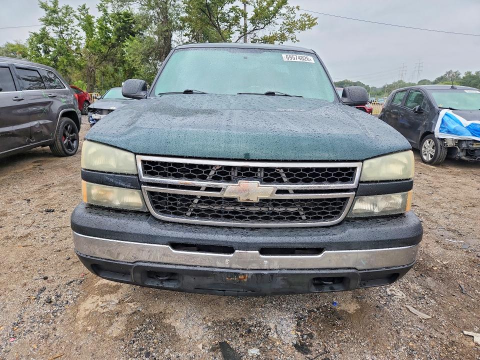 Продажа на аукционе авто 2007 Chevrolet Silverado, vin: 1GCEC19V17Z131557, номер лота: 69574026
