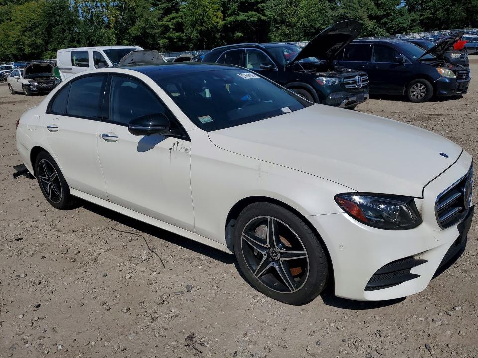 69359496 :رقم المزاد ، WDDZF4KB8JA344026 vin ، 2018 Mercedes-benz E مزاد بيع