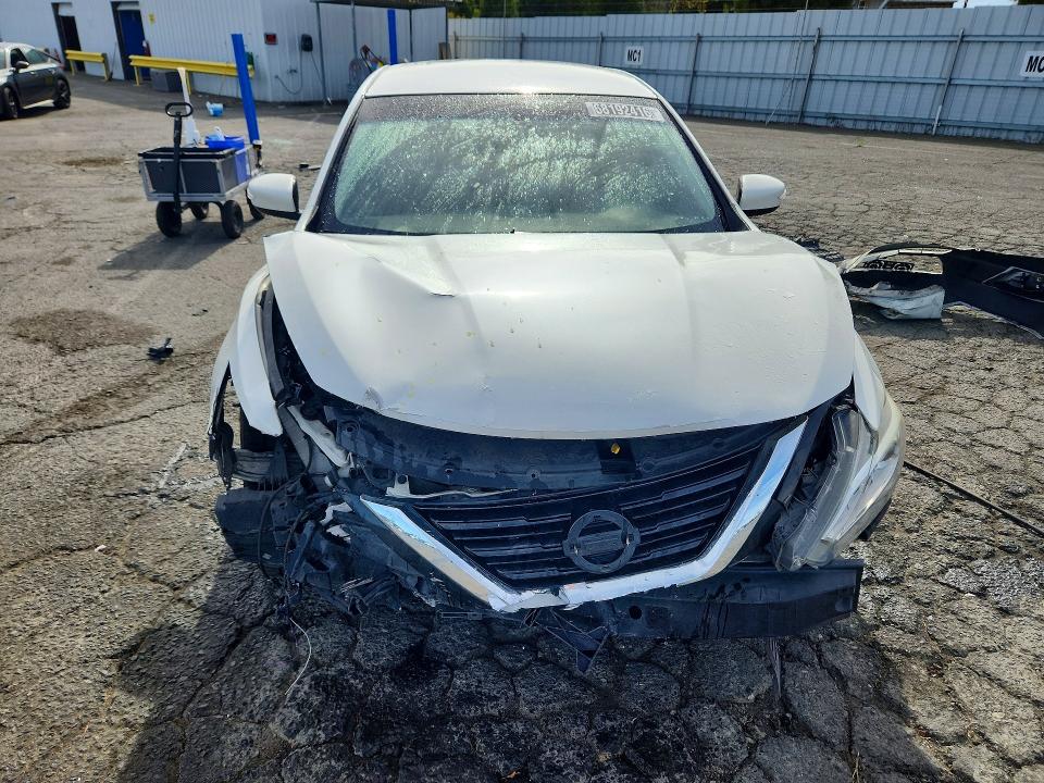 68192416 :رقم المزاد ، 1N4AL3AP5JC233502 vin ، 2018 Nissan Altima مزاد بيع