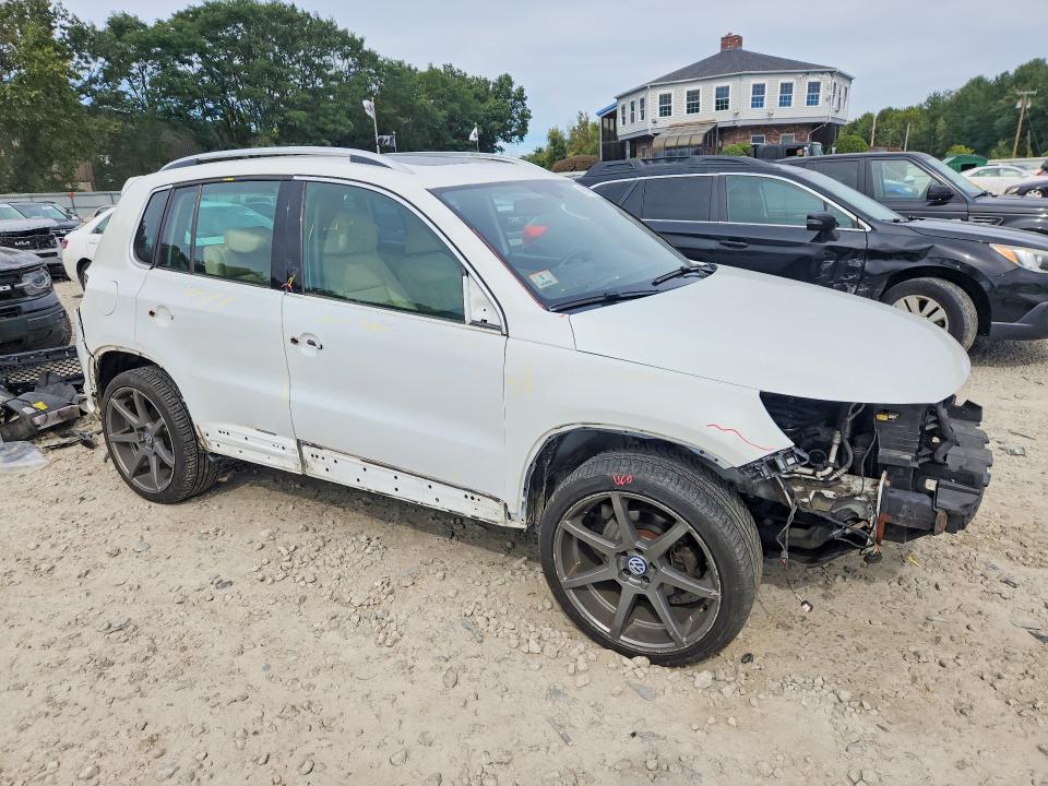 2015 Volkswagen Tiguan მანქანა იყიდება აუქციონზე, vin: WVGBV7AX9FW082262, აუქციონის ნომერი: 69449816