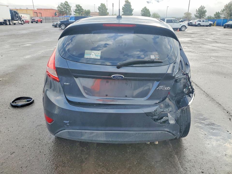 70535596 :رقم المزاد ، 3FADP4EJ8BM156721 vin ، 2011 Ford Fiesta مزاد بيع