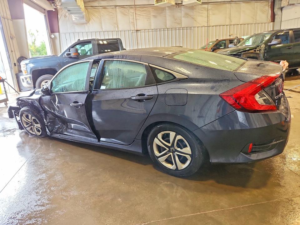 67603766 :رقم المزاد ، 19XFC2F58JE040206 vin ، 2018 Honda Civic مزاد بيع