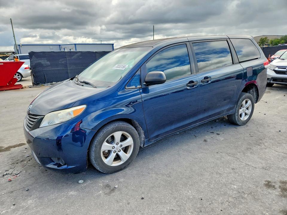 Auction sale of the 2011 Toyota Sienna, vin: 5TDZK3DC4BS025040, lot number: 70353156