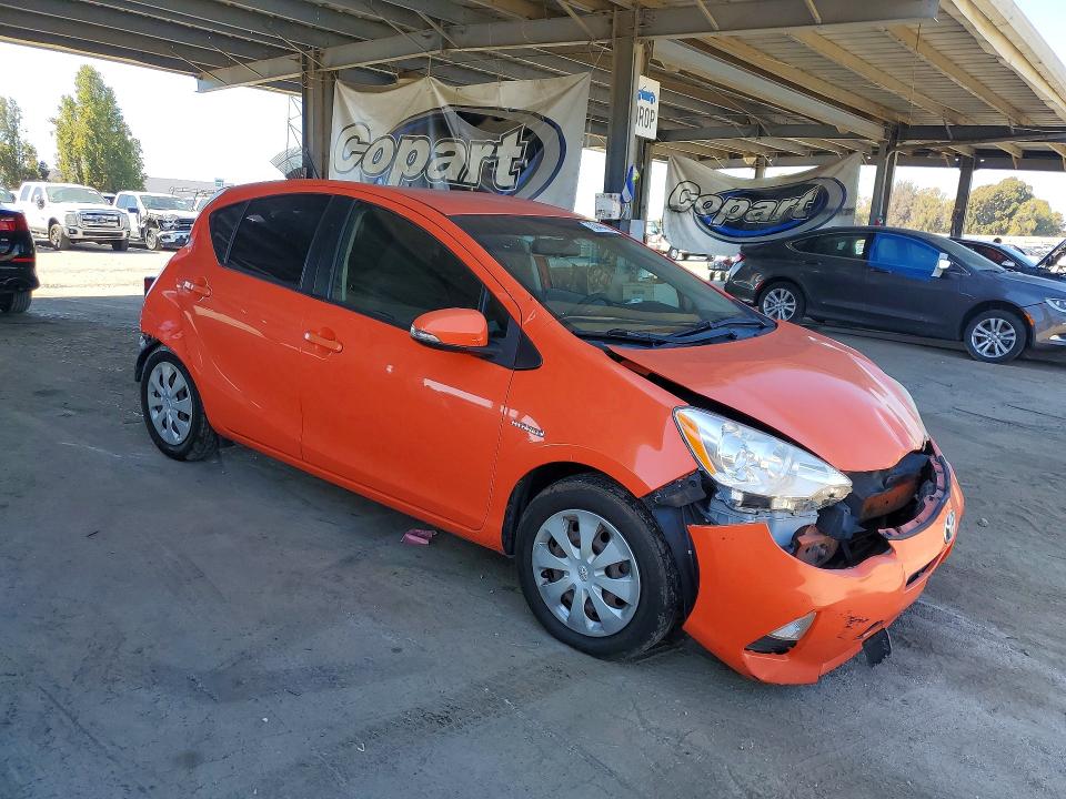 70340426 :رقم المزاد ، JTDKDTB38D1050313 vin ، 2013 Toyota Prius C مزاد بيع