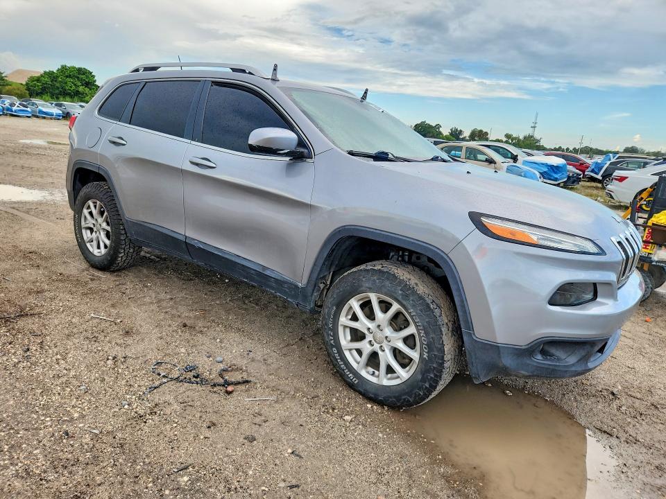 2017 Jeep Cherokee მანქანა იყიდება აუქციონზე, vin: 1C4PJMCS7HW656303, აუქციონის ნომერი: 68434306