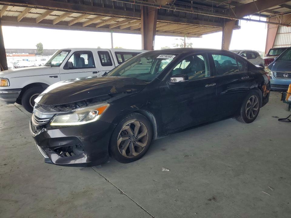 Auction sale of the 2017 Honda Accord, vin: 1HGCR2F7XHA218585, lot number: 68236866