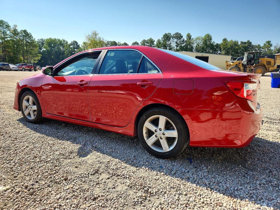 68001196 :رقم المزاد ، 4T1BF1FK5CU562801 vin ، 2012 Toyota Camry مزاد بيع