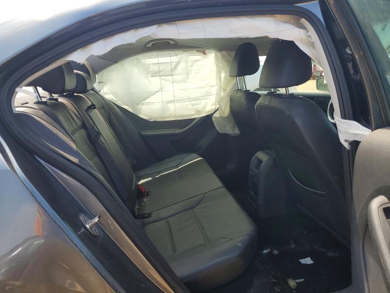 69062636 :رقم المزاد ، 3VWDB7AJ3HM272463 vin ، 2017 Volkswagen Jetta مزاد بيع