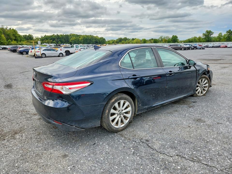 69681146 :رقم المزاد ، 4T1C11BK2LU013260 vin ، 2020 Toyota Camry مزاد بيع