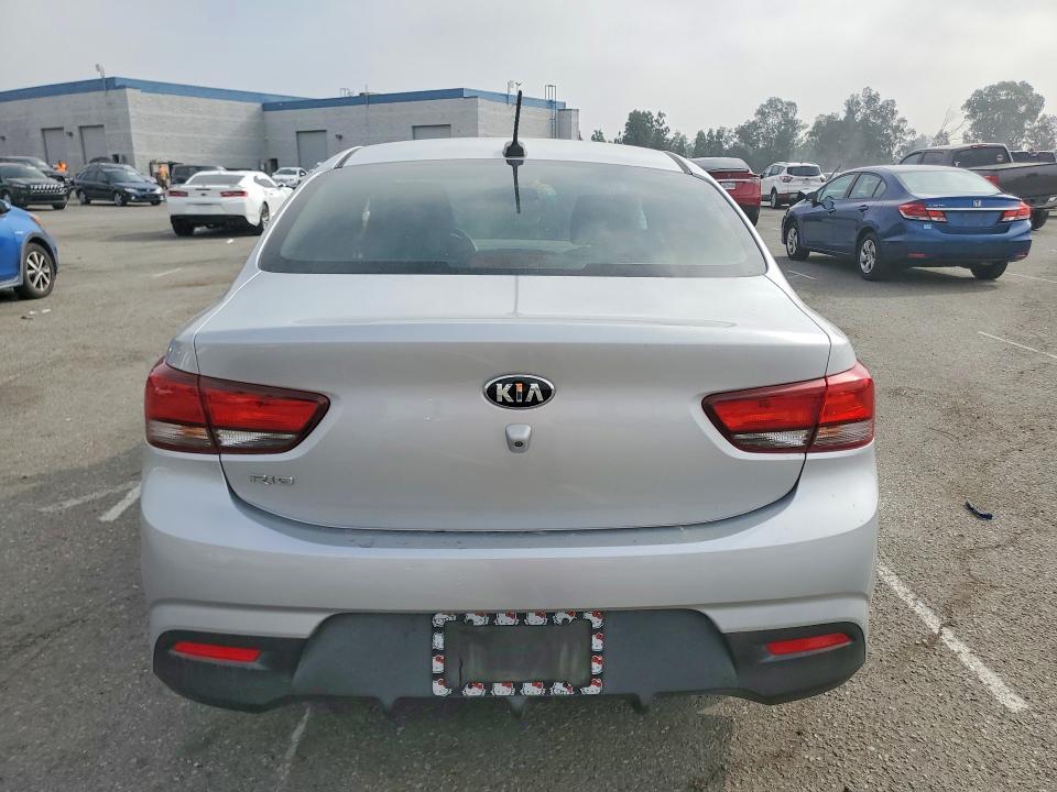 68653796 :رقم المزاد ، 3KPA24AD1LE328367 vin ، 2020 Kia Rio مزاد بيع