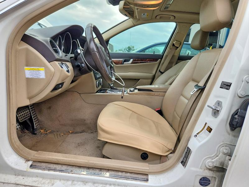 67574186 :رقم المزاد ، WDDGF8AB7ER324468 vin ، 2014 Mercedes-benz C مزاد بيع